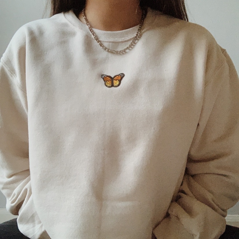 n e w | beige butterfly crewneck sweatshirt🤎 - Picture 1 of 2